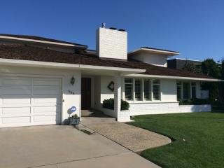 835 San Vincente Ave, Salinas, CA 93901-1513