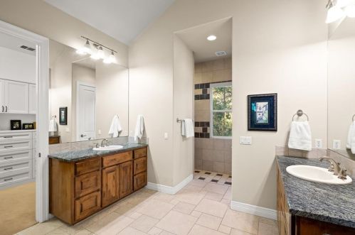 4008 Dry Creek Dr, Austin TX  78731-4825 exterior