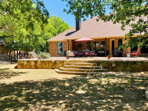 124 Birdie Dr, Lipan, TX 76462-2910