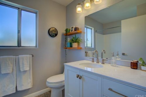3071 Wicklow Dr, Riverside CA  92503-5806 exterior