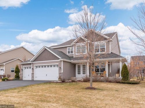 852 Yellowstone Trl, Minnetrista, MN 55387