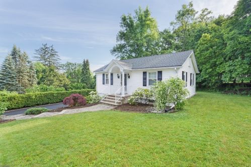 10 4th Ave, Dover, NJ 07803-3239