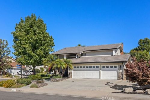 1099 Burlwood Dr, Anaheim, CA 92807-5015