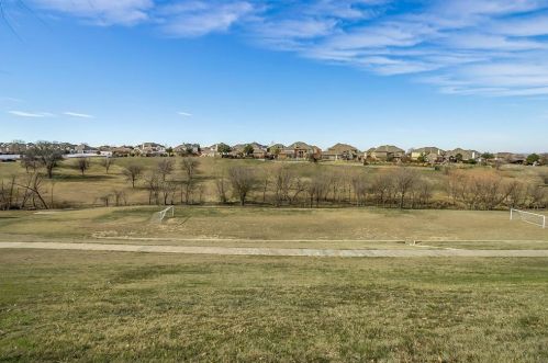 8017 Cripple Crk Dr, Fort Worth TX  76179-2527 exterior