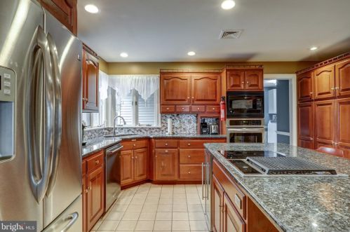 2045 Rockvale Rd, Lancaster PA  17602-1405 exterior