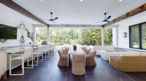 3206 Arden Rd, Atlanta GA  30327-1262 exterior