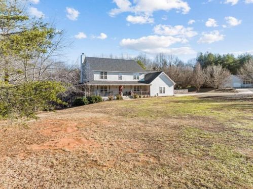 59 Stonebrook Ln, Cleveland, GA 30528-4586