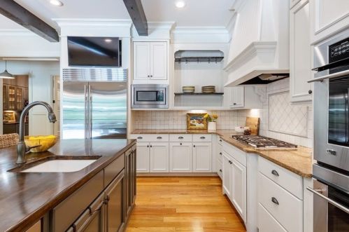 4737 Dudley Ln, Atlanta GA  30327-3306 exterior