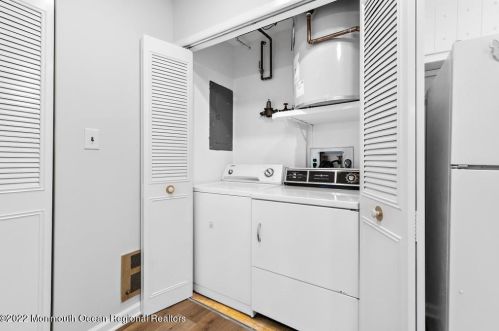 23 Manchester Ct, Tinton Falls NJ 07701-5490 exterior