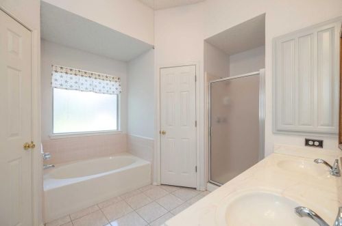 5736 Straightaway Dr, Fort Worth TX  76117-1594 exterior