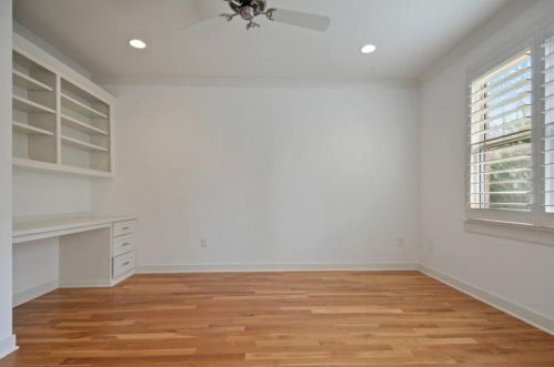 3896 Flowerland Dr, Atlanta GA  exterior