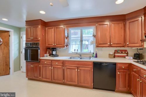 1631 Sunset Ave, Lancaster PA  17601-4355 exterior