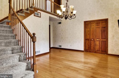 5909 Eshenaur Dr, Harrisburg, PA 17112-9558