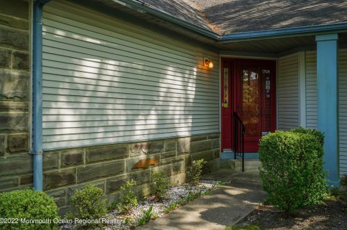 18 Baker Dr, Jackson Twp, NJ 08527-3983