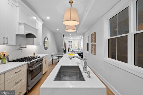 541 22nd St, Philadelphia PA  19130-3130 exterior