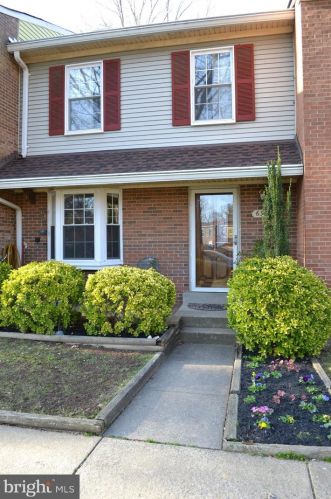 6340 Shaundale Dr, Springfield VA  22152-2141 exterior