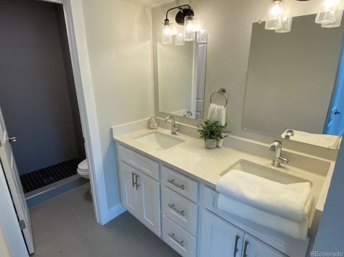 6244 Niagara Way, Englewood CO  80111-4454 exterior