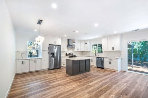 5510 Burnet Ave, Van Nuys CA  91411-3508 exterior