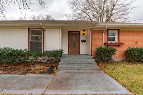 2517 Taylor St, Commerce, TX 75428-3460