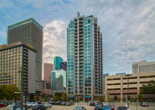 1625 Main St, Houston TX  77006-4711 exterior