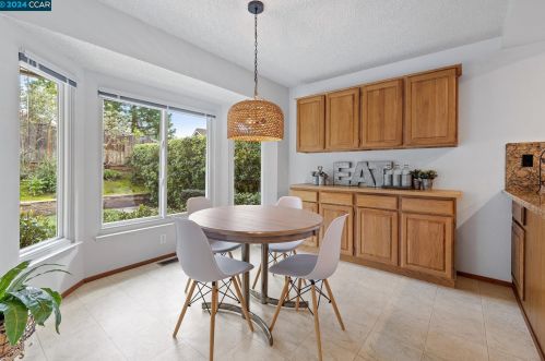 404 Saddlebrook Ln, Concord CA  94523-1614 exterior