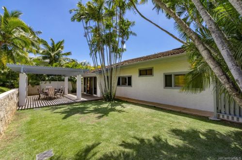 1213 Kaeleku St, Honolulu HI  96825-3005 exterior