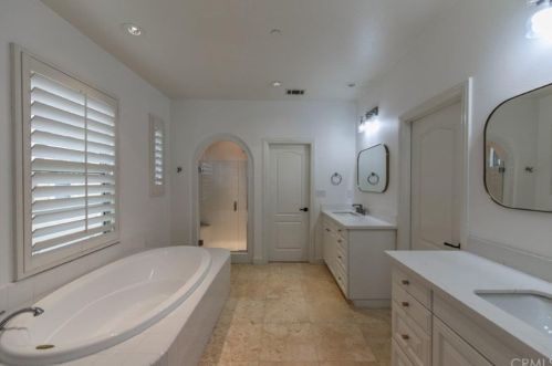 28 Climbing Vine, Irvine CA  92603-0200 exterior