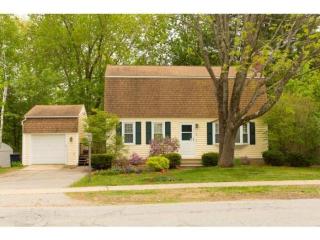 3 Charlotte St, Nashua, NH 03064-1451