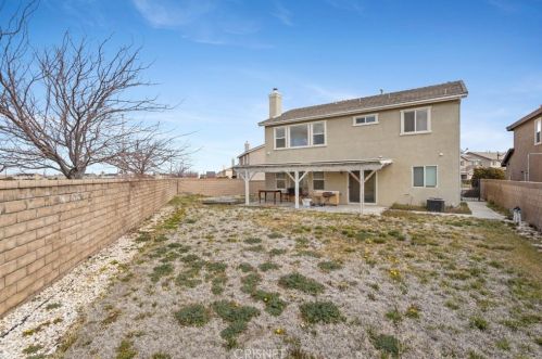 44015 Moccasin Pl, Lancaster CA  93536-6857 exterior