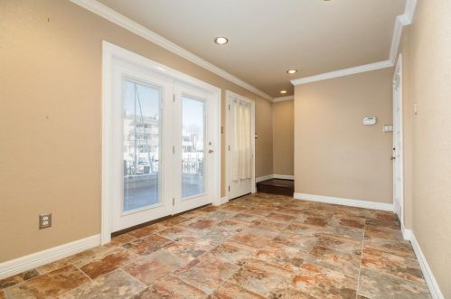 22 Mariner Village Dr, Taylor Lake Village TX 77586-5448 exterior