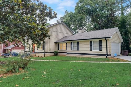 2493 Highland Dr, Conyers GA  30013-1909 exterior
