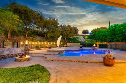 16352 Sierra Heights Dr, Riverside CA  92503-8457 exterior