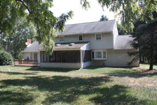 2417 Butter Rd, Lancaster, PA 17601-5301