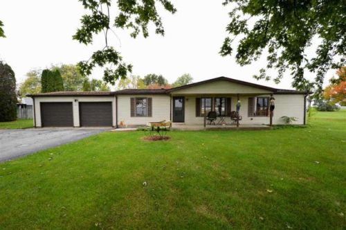 708 Walnut St, Chalmers, IN 47929-8025