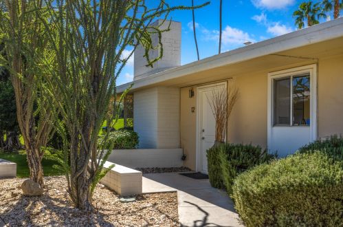 2240 Calle Palo Fierro, Palm Springs, CA 92264-9472