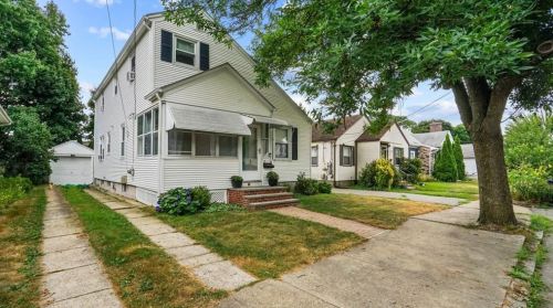 55 Enfield Ave, Providence, RI 02908-1203