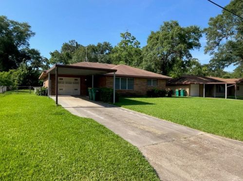 706 Everett St, Conroe, TX 77301-1831