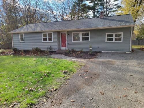 37 Catherine Dr, North Kingstown, RI 02852-2203