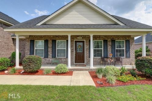 213 Market St, Rincon, GA 31326-6055