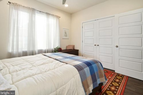 1315 20 St, Philadelphia PA 19146-4303 exterior