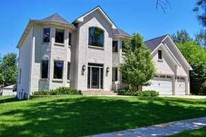 1928 Whittier Ln, Schaumburg, IL 60193-1185