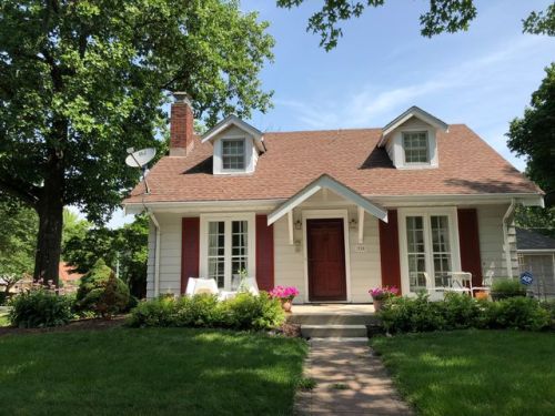 924 Charles St, Champaign IL  61821-4527 exterior