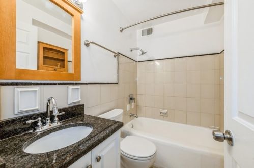 3950 Lake Shore Dr, Chicago IL  60613-3434 exterior