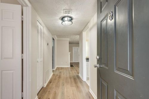 1605 Beaumont Cir, Duluth GA  30096-2676 exterior