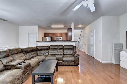 357 Creek Manor Way, Suwanee GA  30024-6565 exterior