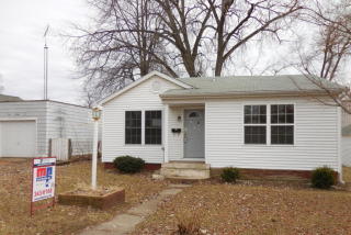 122 Edds St, Pekin, IL 61554-4328