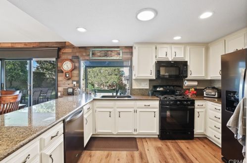 8 Campanero, Irvine CA  92620-1821 exterior