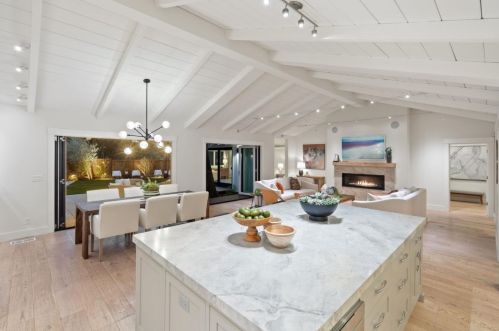 1330 Fairway Dr, Los Altos CA 94024-5358 exterior