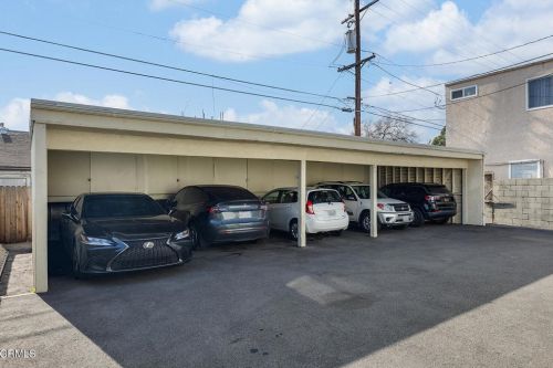 604 Hawthorne St, Glendale CA  91204-1002 exterior