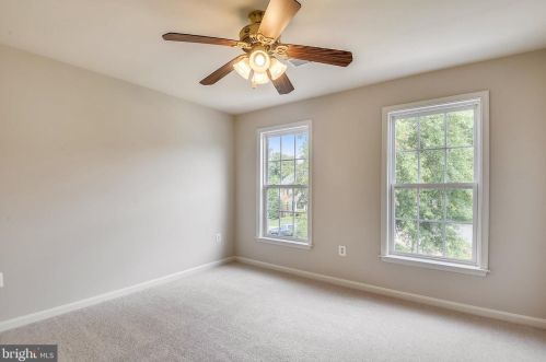 7112 Ayers Meadow Ln, Springfield VA  22150-4915 exterior